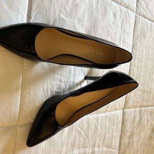 Nine west black patent pumps